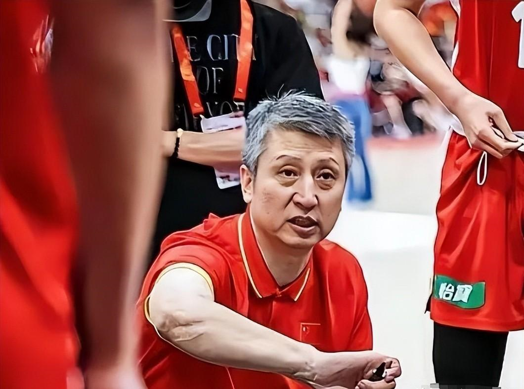 希勒:曼联还需要中锋,谢什科身体显然没恢复